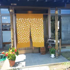 モキチカフェ × 本棚コオロギ