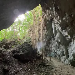 ウフヤグチ鍾乳洞