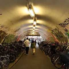 中渋谷ガード駐輪場