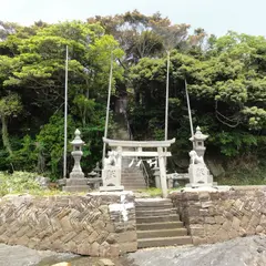 屋利止加神社