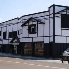 (有)おたまや 昭和本樽仕込み館