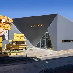 The Coach Coffee Shop by RK DONUTS