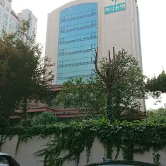 Upflo Hostel