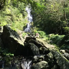 フナンギョ滝