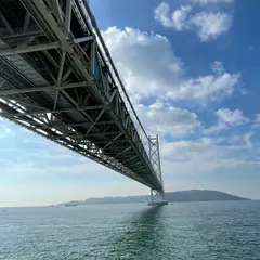 明石海峡大橋下