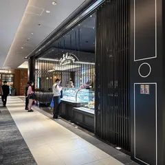 ラ・メゾン アンソレイユターブル 中日ビル店