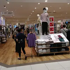 ユニクロ レイクウォーク岡谷店
