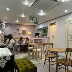 Mrs.Charlotte LA MAISON (ミセスシャーロット)