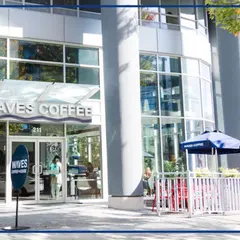 Waves Coffee House