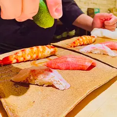 鮨 〓凪 (ゲタナギ)