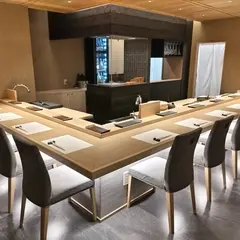 鮨 城間