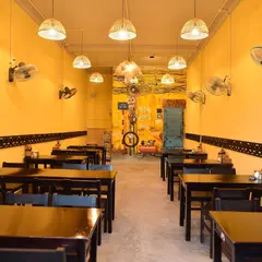 Cơm gà Bà Nguyệt