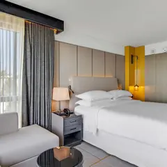 Sheraton Universal Hotel