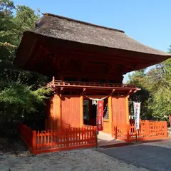 六殿神社 楼門(国指定重要文化財)