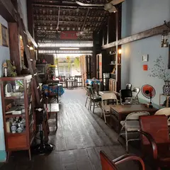 Cà phê Đỗ-Phủ, cơm tấm Đại-Hàn