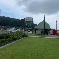 駐車場(道の駅風の家)