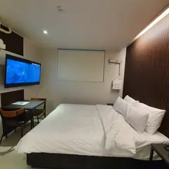 M&LUCKY HOTEL