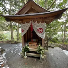 多鯰ヶ池弁天宮（お種弁天）