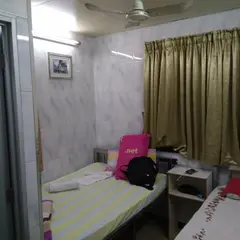 クリスタル ホステル