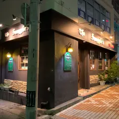 スマグラーズアイリッシュパブ