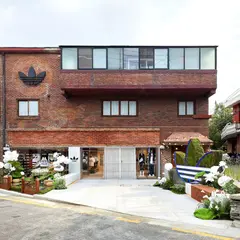 Adidas Bukchon Heritage