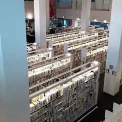 富士吉田市立図書館