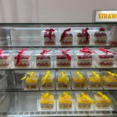 Strawberry 32 Yeonnam Main Branch