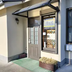 チロル