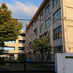 豊中市立第十二中学校