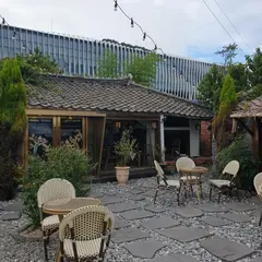 Cheongsapo Hanok Lounge