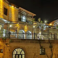 Maccan Cave Hotel