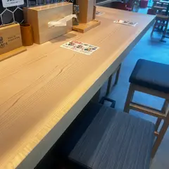 鮨とラーメン うおがしや みなとみらい一番街