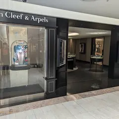 Van Cleef & Arpels (Seoul - Duty Free Lotte Main)