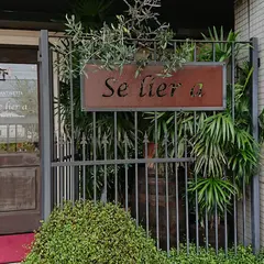 スリエ