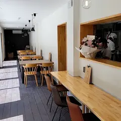 CAFE and BEEFかる。