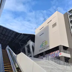 HAPPINESS ARENA