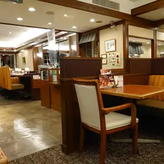 ロイヤルホスト衣笠インター店