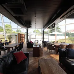 Globe cafe