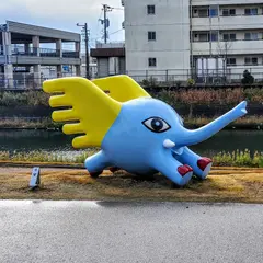 富山県美術館プロムナード