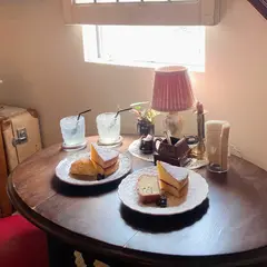 late bus cafe