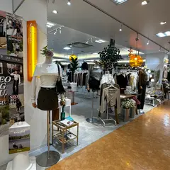SEONGSU. 河原町オーパ店
