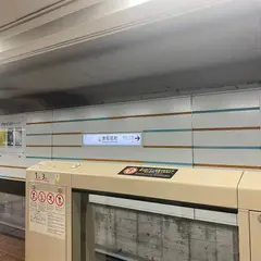 赤坂見附タクシー乗り場(北向き)