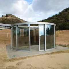 平面によって2分割された円筒