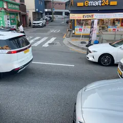 ｅマート２４漢城大入口駅店