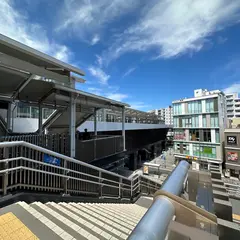 シーサイドライン 金沢八景駅