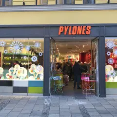 Pylones