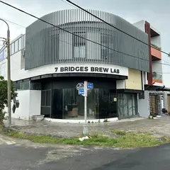 7 Bridges Brew Lab