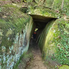 笠置寺胎内くぐり