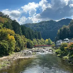 巴橋