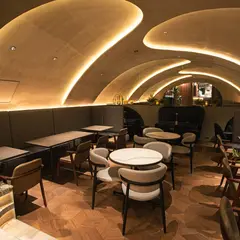 Oyster bar & French Bistro WHARF（オイスターバー＆フレンチビストロ 有楽町ワーフ）